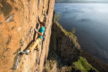 Jacopo Larcher, Rhapsody, Dumbarton Rock, Scozia - Jacopo Larcher su Rhapsody (E11 7a) a Dumbarton Rock, Scozia