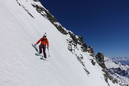 Matterhorn East Face ski descent - Skiing down the East Face of the Matterhorn 