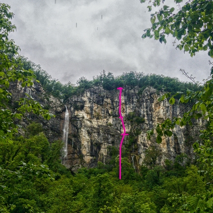 Buco del Piombo, Valle Bova, arrampicata, Matteo Colico, Paolo Marazzi, Luca Schiera - Grazie Ganesh, Buco del Piombo (7b, 100m, Matteo Colico, Paolo Marazzi, Luca Schiera, 2015)