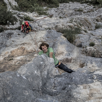 Buco del Piombo, Valle Bova, arrampicata, Matteo Colico, Paolo Marazzi, Luca Schiera - Luca Schiera sul terzo tiro di Grazie Ganesh, Buco del Piombo