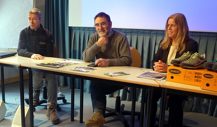 Parco Naturale Paneveggio Pale di San Martino, Dolomiti - Durante la conferenza stampa di presentazione: Vittorio Forato (comunicazione e marketing manager AKU),  il Direttore del Parco Naturale Paneveggio Pale di San Martino Vittorio Ducoli e la Vice Presidente del Parco Chiara Bosin