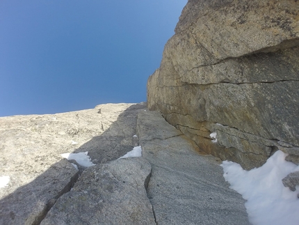 Rognon du Plan, Monte Bianco, alpinismo, Simon Chatelan, Jeff Mercier - Il diedo finale di 'Universal Studio' (M8/650m Simon Chatelan, Jeff Mercier 05/05/2016) Rognon du Plan (3601m) , Monte Bianco