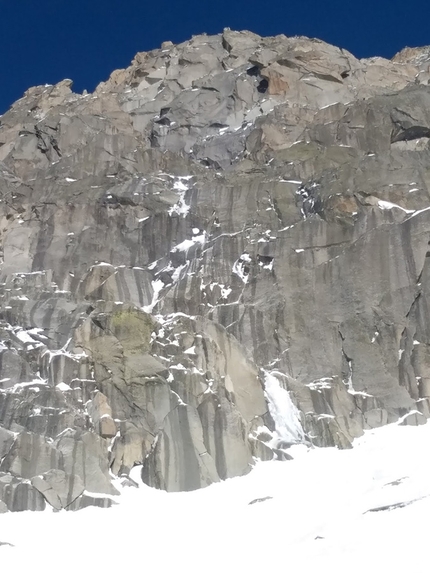 Rognon du Plan, Monte Bianco, alpinismo, Simon Chatelan, Jeff Mercier - Durante la prima salita di 'Universal Studio' (M8/650m Simon Chatelan, Jeff Mercier 05/05/2016) Rognon du Plan (3601m) , Monte Bianco