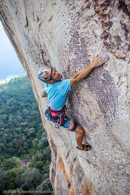 Arrampicata in Malesia, nuova via di più tiri sull'Isola di Tioman di Jonas Wallin e David Kaszlikowski