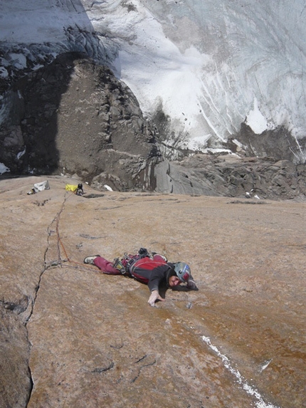 Baffin Island - Oliver Favresse impegnato sul 6° tiro di the Belgarian.