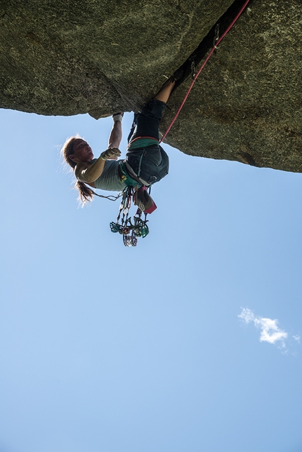 Caroline Ciavaldini, Cadarese, arrampicata - Caroline Ciavaldini su Turkey Crack, Cadarese