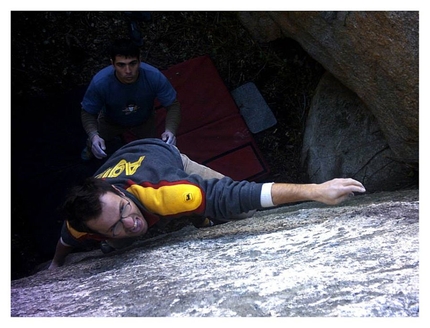 Street Boulder Contest Luogosanto (Sardegna) 2016 - Un momento del meeting di arrampicata boulder a Luogosanto (Gallura, Sardegna)