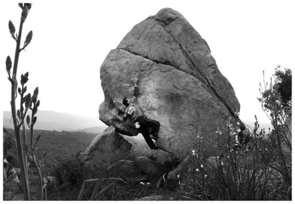 Street Boulder Contest Luogosanto (Sardegna) 2016 - Un momento del meeting di arrampicata boulder a Luogosanto (Gallura, Sardegna)