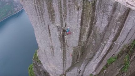 Marcin Tomaszewski discovers Thor on Norway's Preikestolen