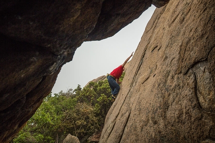 Mt. Woodson, boulder, California, USA - Enrico Baistrocchi in arrampicata a Mt. Woodson