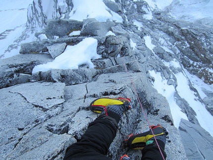 Mt. Foraker, Sultana, Alaska, Infinite Spur, Colin Haley, alpinismo - Colin Haley durante la sua solitaria del Infinite Spur, Sultana, Alaska