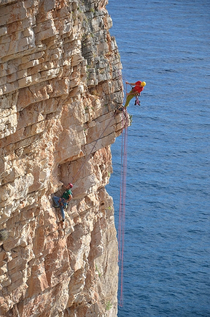  Pedra Longa, Agugliastra, Sardinia, Cromosomi Corsari, climbing, Maurizio Oviglia - Climbing the route 'Cromosomi Corsari', Pedra Longa, Baunei, Sardinia