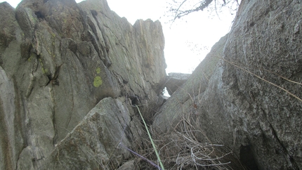 Parete del Silenzio, Valle del Lys, Valle di Gressoney, arrampicata - Carlito's Way: tiro 8