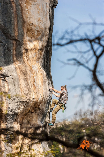 Falesia Ceredo Falconi - Arrampicata nella falesia Ceredo Falconi (Monti Lessini, VR)