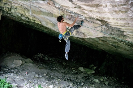 Jacopo Larcher, Massone, Arco, arrampicata - Jacopo Larcher repeating 'Underground' 9a ay Massone, Arco