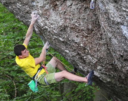 Stefano Carnati, Action Directe, Wolfgang Güllich, Frankenjura - Stefano Carnati repeating Action Directe, the world's first 9a freed by Wolfgang Güllich at Waldkopf in Frankenjura nel 1991.