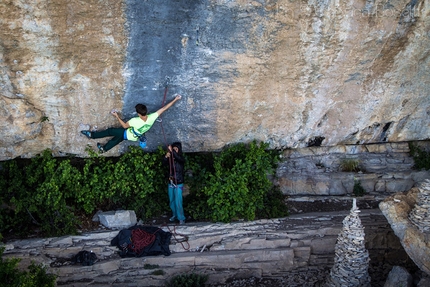 Stefano Ghisolfi, Biographie, Ceuse, France - Stefano Ghisolfi repeating Biographie 9a+ at Céüse in France 