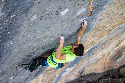 Stefano Ghisolfi, Biographie, Ceuse, France - Stefano Ghisolfi repeating Biographie 9a+ at Céüse in France 