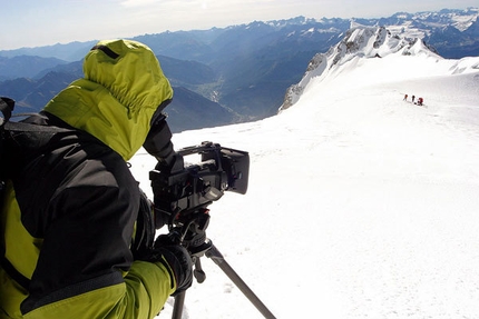 In vetta al Monte Bianco a meno di un anno da un infarto - Alessandro Beltrame ha girato un documentario su tutto il percorso di riabilitazione fino alla vetta del Monte Bianco