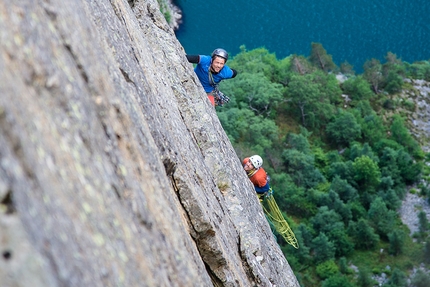 Preikestolen, Pulpit rock, Norvegia, arrampicata,  - Jon Egil Auestad e Øyvind Salvesen durante la prima salita di #Norwegianstyle (200m, 7a+), Preikestolen, Norvegia