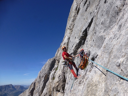 Torre del Formenton, Val Fredda, Dolomiti - Occhi d’acqua (7b, 210m, Marco Bozzetta, Costante Carpella 09/2015), Torre del Formenton, Dolomiti