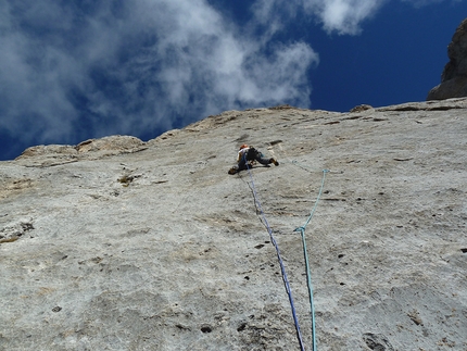 Torre del Formenton, Val Fredda, Dolomites - Occhi d’acqua (7b, 210m, Marco Bozzetta, Costante Carpella 09/2015), Torre del Formenton, Dolomites