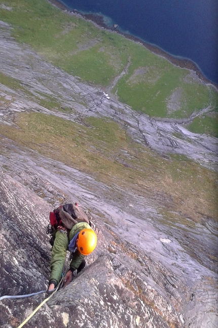 Helvetestinden Wall, Lofoten, Norvegia, Guillermo Cuadrado, Gerber Cucurell, Jordi Esteve, Salvador Llorens  - West Selgstinden Pillar, Lofoten, Norvegia