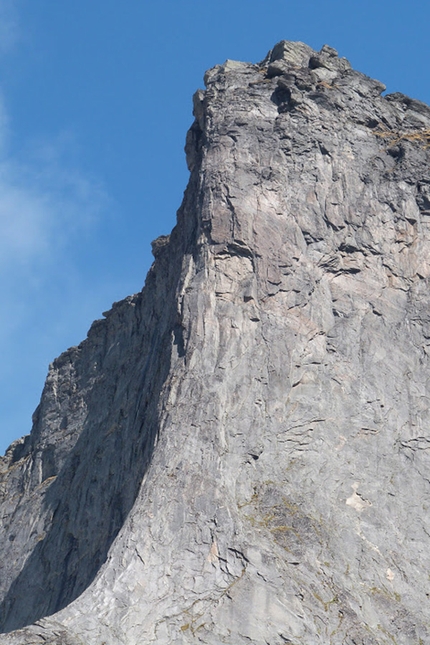 Helvetestinden Wall, Lofoten Islands, Norway, Guillermo Cuadrado, Gerber Cucurell, Jordi Esteve, Salvador Llorens  - West Selgstinden Pillar, Lofoten Islands, Norway