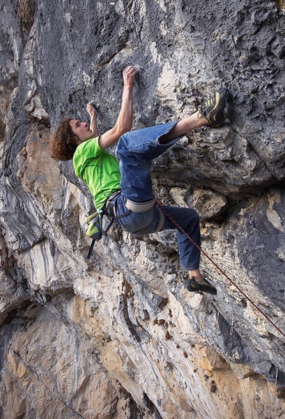 Adam Ondra nets Fugu 9a at the Schleierwasserfall, Austria