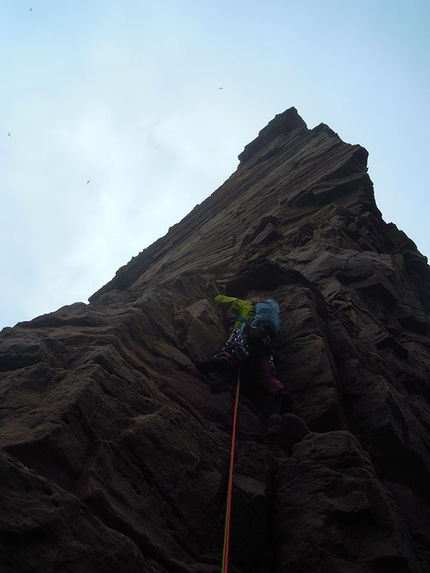 The Old Man of Hoy - Torvagando for Nepal - Sul primo tiro