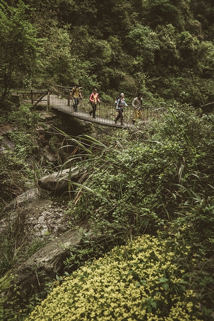 Zhangjiajie, Cina, Mayan Smith-Gobat, Ben Rueck, Liu Yongban, Xiao Ting - Esplorando Zhangjiajie, Ciina