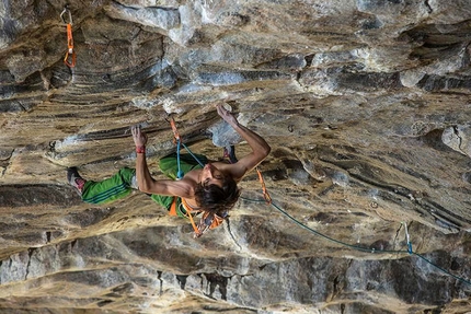 Flatanger - Hanshellern, Norvegia - Sachi Amma su Thor’s Hammer 9a+, Flatanger - Hanshellern, Norvegia