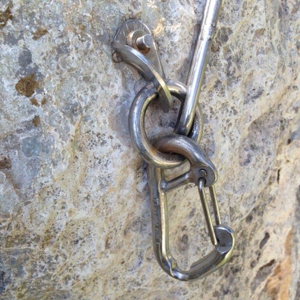 Louis Piguet continua la sua opera di richiodatura delle vie di arrampicata in Sardegna