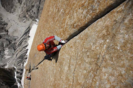 Eternal Flame, Nameless Tower, first free ascent by Huber brothers on Trango Towers