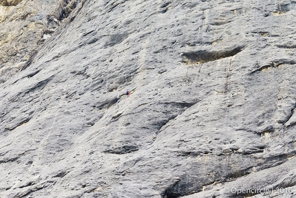 Federica Mingolla, Via Attraverso il Pesce, Fish route, Marmolada, Dolomites - Federica Mingolla and Roberto Conti nearing the characteristic fish shaped niche on the South Face of Marmolada, Dolomites