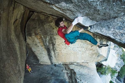 Jacopo Larcher - Jacopo Larcher climbing Separate Reality, the legendary roof crack in Yosemite first climbed in 1978 by Ron Kauk