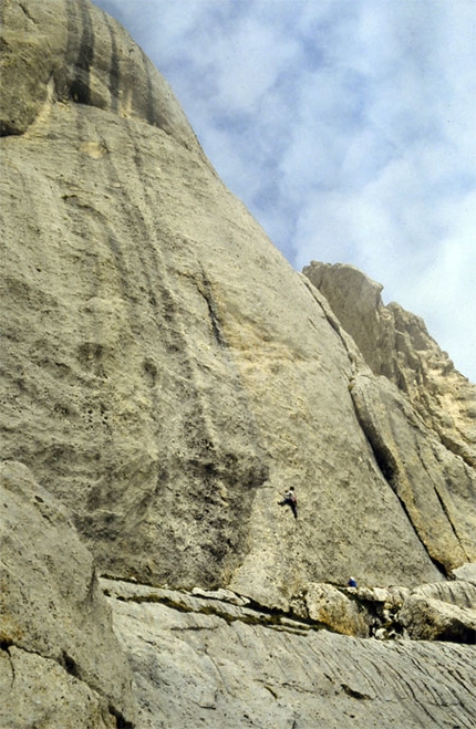 Gran Sasso d'Italia - Sulla via Di Federico - De Luca al Monolito parete Est del Corno Piccolo