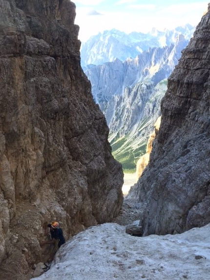 Tre Cime Di Lavaredo, Dolomiti, Urko Barandiaran, Juan Antonio Bellido Ramos - Urko Carmona Barandiaran durante la ripetizione della Via Dülfer, Cima Grande, Tre Cime Di Lavaredo, Dolomiti