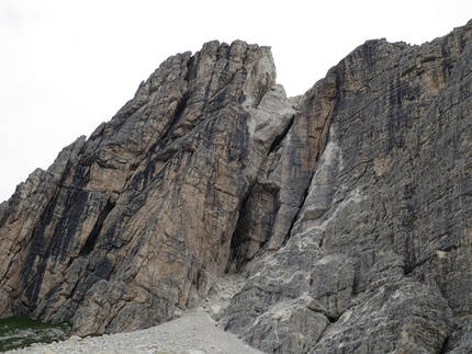 Dolomites rockfall between III & IV Bastione de Mondeval