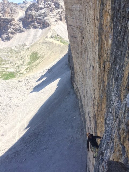 Tre Cime Di Lavaredo, Dolomiti, Urko Barandiaran, Juan Antonio Bellido Ramos - Urko Carmona Barandiaran durante la ripetizione della Via Comici, Cima Grande, Tre Cime Di Lavaredo, Dolomiti