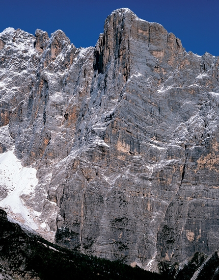 Cima Busazza, Civetta, Dolomiti, Manrico Dell'Agnola, Maurizio Giordani - La parete sud ovest della Cima Busazza (Gruppo della Civetta, Dolomiti) dove corre la nuova via di Manrico Dell'Agnola e Maurizio Giordani, aperta il 17 e 18 luglio 2016