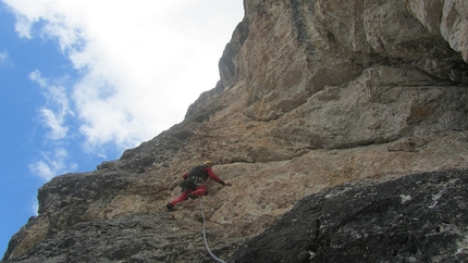 Via Delirio Giallo, Torre Prosser, Cestün, Sasso delle Dieci, Cunturines, Dolomiti, Walter Polidori - Via Delirio Giallo, Torre Prosser, Sasso delle Dieci: : il decimo tiro