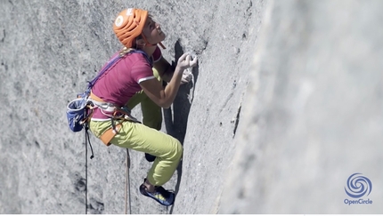 Federica Mingolla climbing Fisch - Attraverso il Pesce - up Marmolada, Dolomites