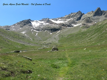 Cima Viola, Alta Valtellina - La Val Cantone di Dosdè