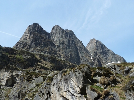 Punta Phuc, Monte Castello, Vallone di Noaschetta, Gruppo del Gran Paradiso - Monte Castello, la prima è la punta Phuc la più a destra è quella di Aldebaran 