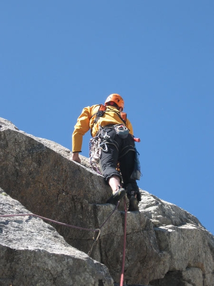 La Memoire du Glacier - Elio Bonfanti sul 7° tiro di La Memoire du Glacier, Zoccolo dell'Eveque, Monte Bianco