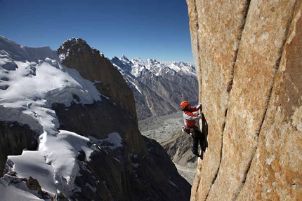 Eternal Flame - Alexander Huber and Thomas Huber climbing the 20th pitch of Eternal Flame, Nameless Tower, Trango, Karakorum, Pakistan, during the first free ascent. The legendary route up the S Buttress of Nameless Tower, Trango, Karakorum, Pakistan. The route was first ascended in 1989 by the Germans Kurt Albert, Wolfgang Güllich, Christof Stiegler, Milan Sykora and originally graded VI, 7b+, A2.