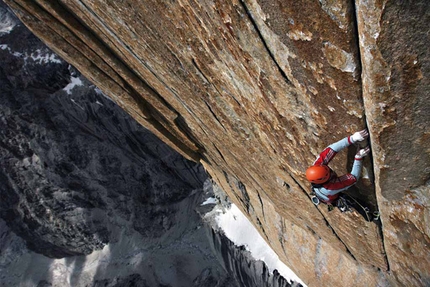 Eternal Flame - Alexander Huber and Thomas Huber climbing the seventh pitch of Eternal Flame, Nameless Tower, Trango, Karakorum, Pakistan