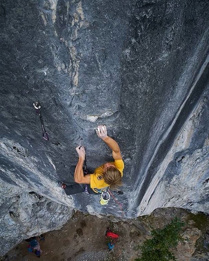 Alexander Megos - Alexander Megos durante la prima salita di Fightclub (9b) la via sportiva più difficile del Canada