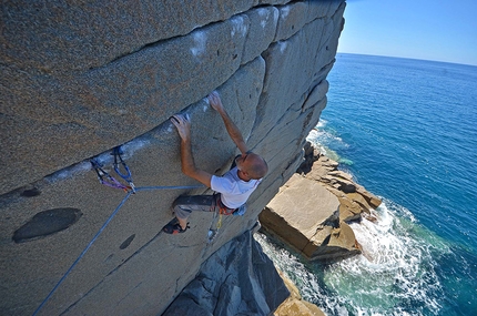 Capo Pecora, Sardegna - Trad day a Capo Pecora in Sardegna: Gianluca Piras su Revenant (6c).